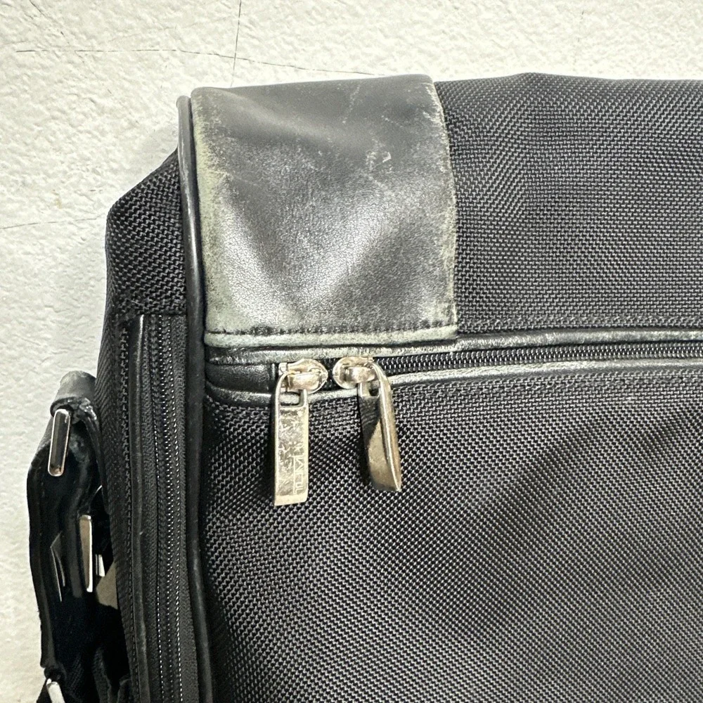 TUMI LXT Imagination Messenger Laptop Bag Black Nylon Leather Expandable 23671D